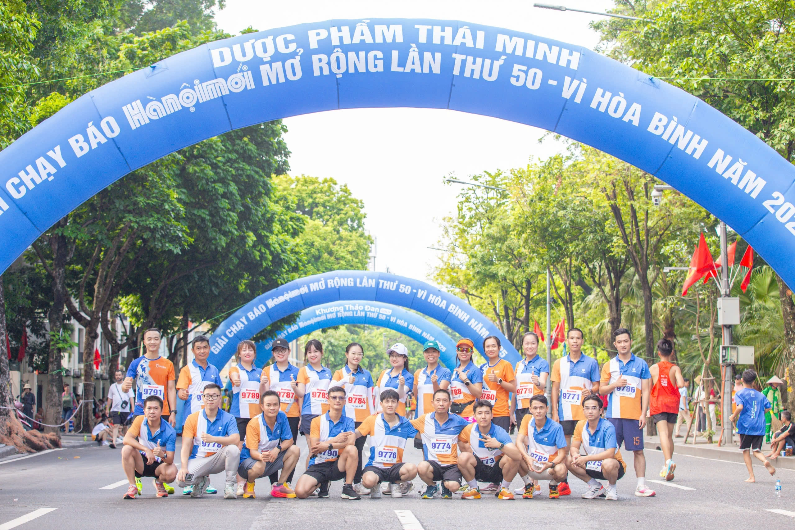 Đo&agrave;n VĐV Th&aacute;i Minh tại Chung kết Giải chạy B&aacute;o H&agrave; Nội Mới mở rộng lần thứ 50